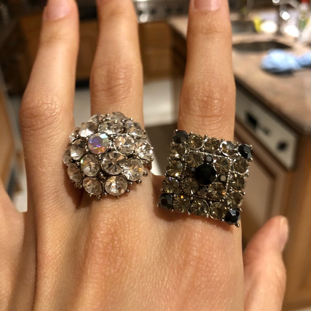 Two Adjustable Rhinestone rings - Picture 2 of 4
